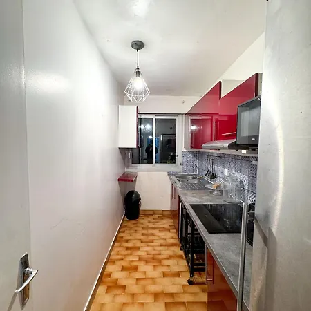 Buttes Montmartre Apartment
